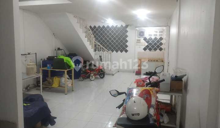 4-Storey Shop House Located on Kebon Jati Main Road 1