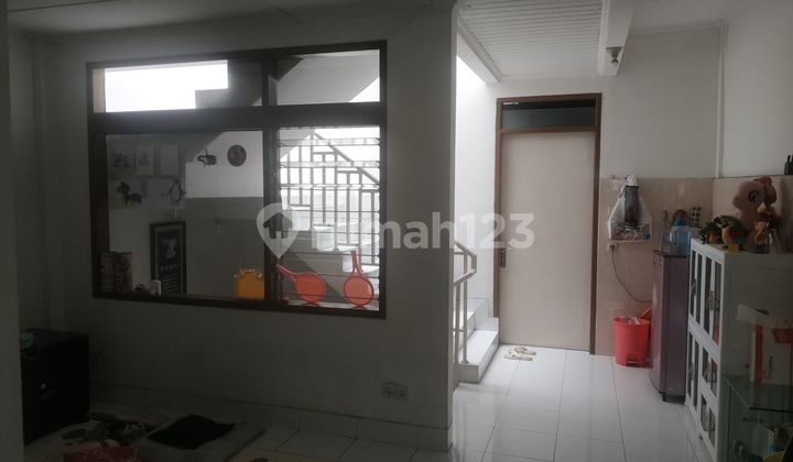 4-Storey Shop House Located on Kebon Jati Main Road 2
