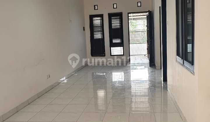 comfortable modern house in holis indah 1 park