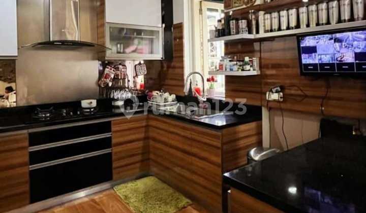 rumah lux 2 lantai lokasi di komplek kurdi