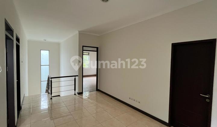 rumah modern nyaman di kota baru parahyangan 2