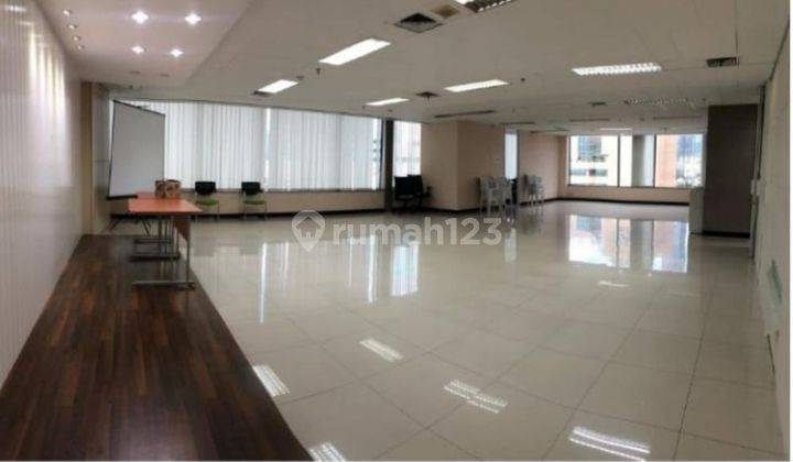 Sewa kantor di Jakarta Palma one 351M² partisi 140k Nego  1