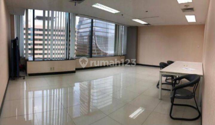 Sewa kantor di Jakarta Palma one 351M² partisi 140k Nego  2