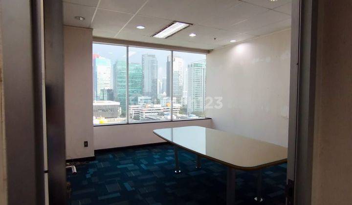 Sewa kantor di Jakarta Mega plaza 175M² furnish 300 K Nego  1