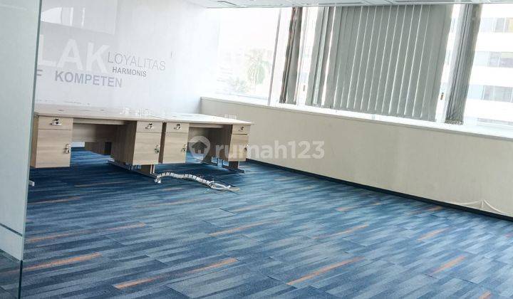 Sewa kantor di Jakarta menara Ravindo 200M² partisi 190k Nego  1