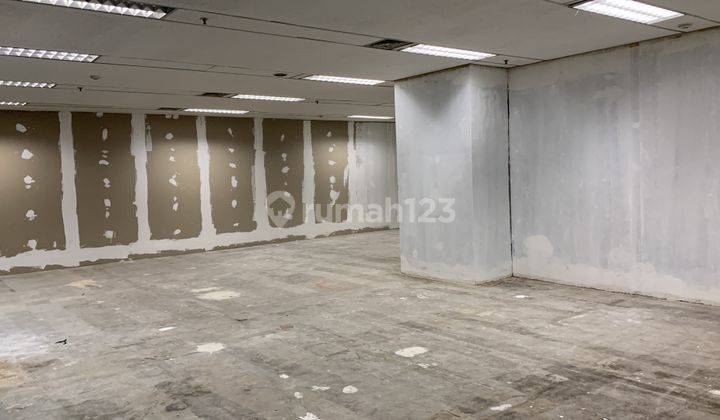 Sewa Kantor di Sudirman Jakarta Selatan 109m2 Bare 170k Bare 2