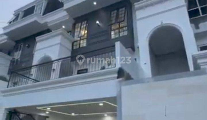 Rumah Pejaten Barat Private Pool Dan Lift 1