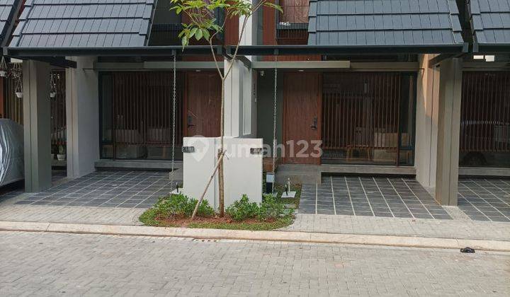 Dijual Murah Rumah Rapi Siap Huni di Kawasan BSD City. Area sekitar sudah ada Fasilitas sekolah international dan national plus, mall aeon dan pasar intermoda serta Toll.  1