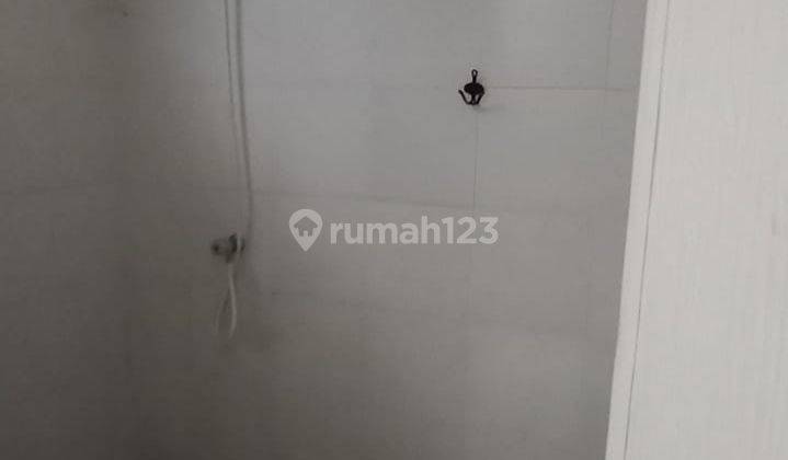 Dijual Murah Ruko Terrace 9, Suvarna Sutera. Lokasi strategis dan ramai, dekat dengan sekolah Laurensia dan Pasar delapan serta di kelilingi dengan komplek perumahan. 2