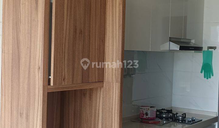 Dijual Murah Apartemen Sky House, Type Studio, Lantai bawah, Hoek, View City, selangkah menuju Aeon Mall 1