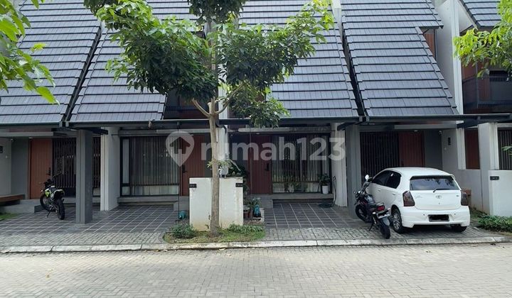 Dijual Murah Rumah Cantik Siap Huni Sudah Renovasi dan Full Furnish, Lokasi Sangat Strategis di Perbatasan Gading Serpong dan Bsd City, serta Dekat dengan Sekolahan, Mall, Area Kuliner di Area Sekitar.