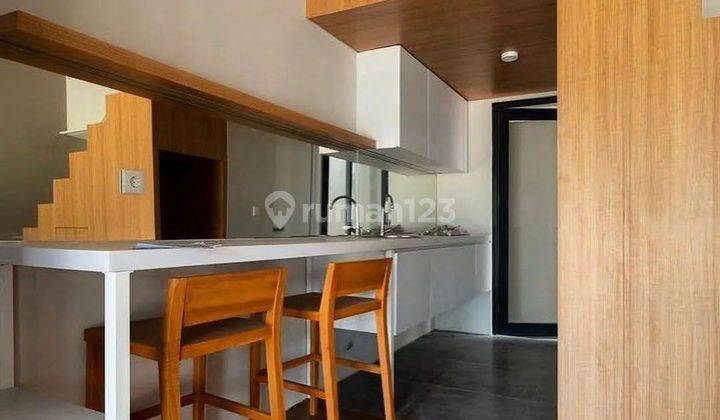 Dijual Murah Rumah 2 Lantai Hadap Taman di Cluster Fleekhauz Greenwich Bsd City. Lokasi di Perbatasan Gading Serpong Dan Bsd. Dekat Dengan Aeon Mall, Gading Serpong, Pusat Kuliner. Rumah Sudah Full Furnished. 1