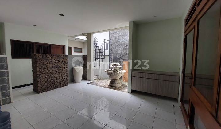 Rumah Siap Pakai di Barito 2