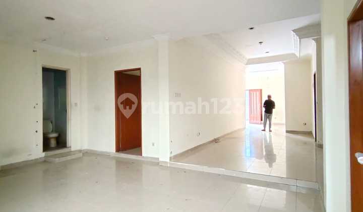 Ready-to-Live House Near Panglima Polim