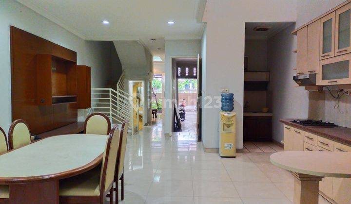 Rumah Minimalis di dekat Pakubuwono 12