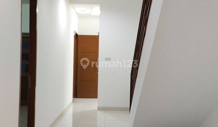 Rumah Minimalis Siap Huni di dekat Pakubuwono 4