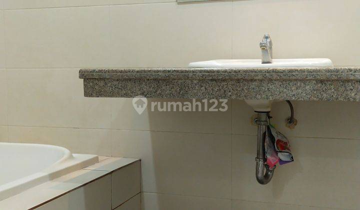 Rumah Minimalis Siap Huni di dekat Pakubuwono 10
