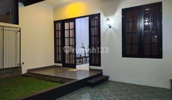 Rumah Bagus Semi Furnished di Rempoa 1