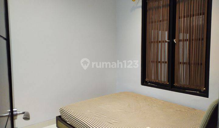 Rumah Bagus Semi Furnished di Rempoa 5