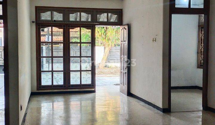 Rumah Siap Pakai di Cilandak, cocok untuk kantor. 2
