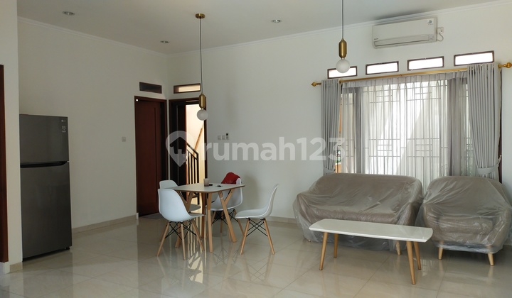 Rumah Bagus Semi Furnished Di Pondok Indah