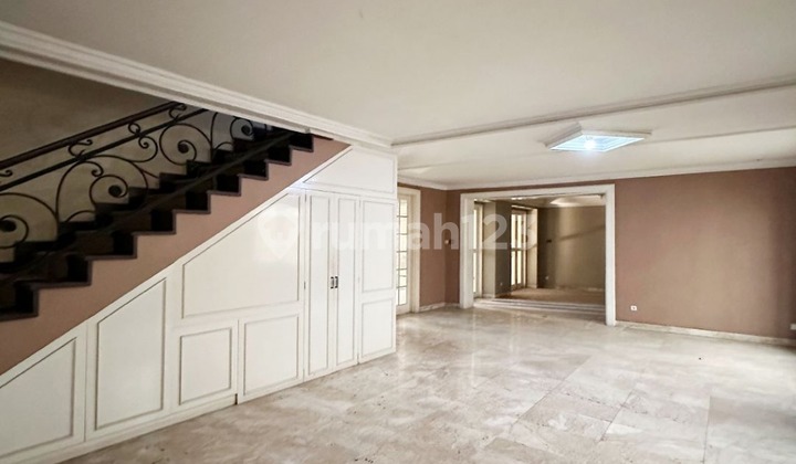 Dijual Rumah 2 Lantai di Menteng, Jakarta Pusat Dijual Rumah 2 Lantai di Menteng, Jakarta Pusat