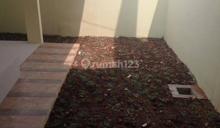 Dijual Rumah Bonus Kolam Renang Pribadi di Cinere Depok 2