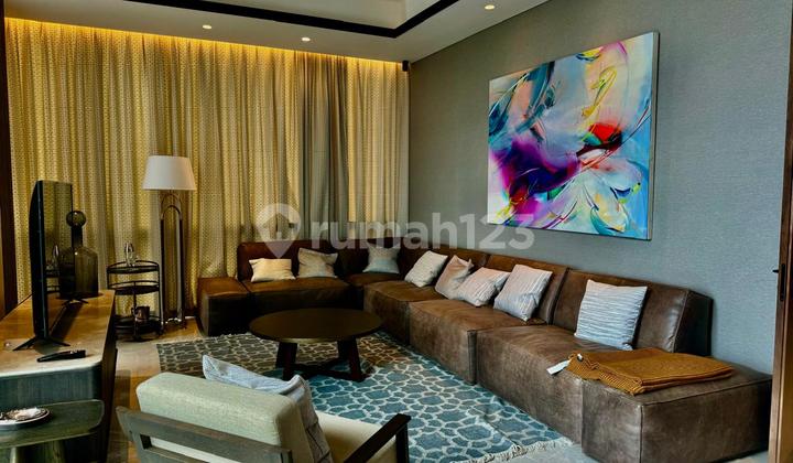 Tinggal Nyaman di Regent Residences, Dijual Unit Penthouse 506 m2 FF