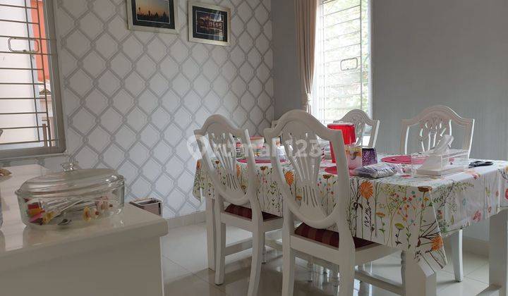 Rumah 2.5 Lantai Dalam Kondisi Seperti Baru Di Omaha Village .3dw 10