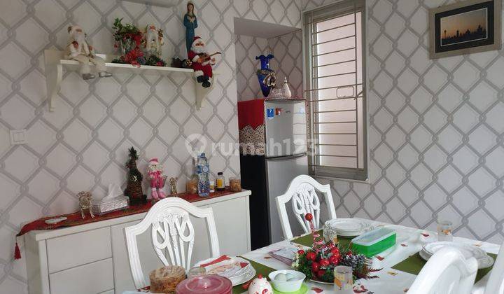 Rumah 2.5 Lantai Dalam Kondisi Seperti Baru Di Omaha Village .3dw 11