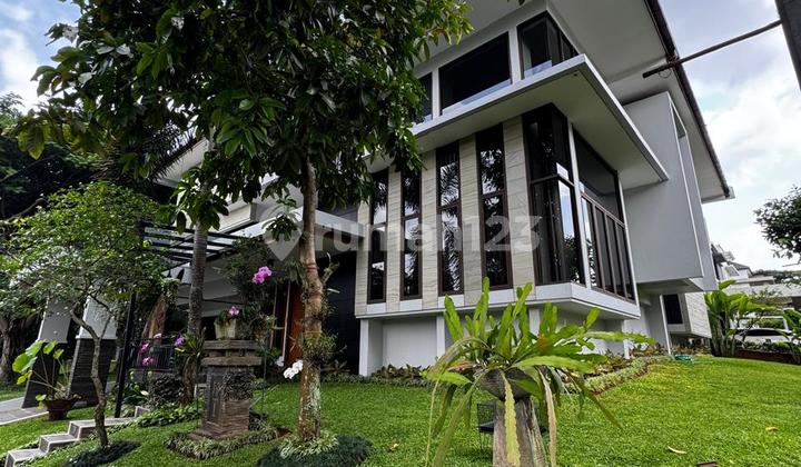 Dijual Rumah Mewah Semi Furnished di The Green, Bsd City 2