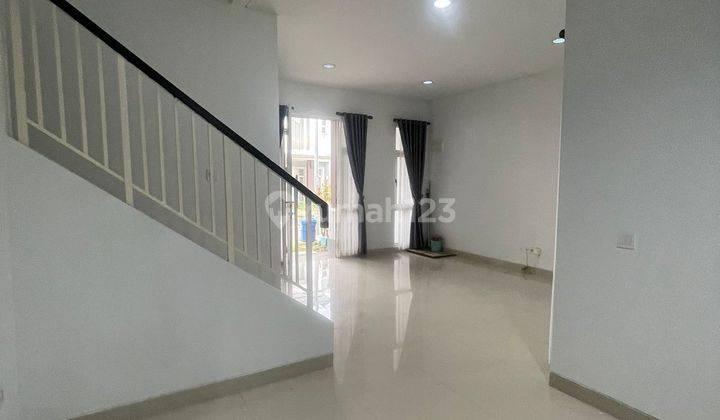 JUAL CEPAT RUMAH BAGUS TERAWAT 2 LANTAI DI THE SAVIA BSD 2