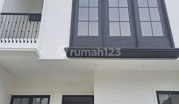 Brand New House Griya Loka BSD City Model fasad klasik modern 