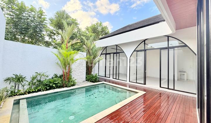 LEASEHOLD 20 YEARS BRAND NEW VILLA MODERN STYLE IN PERERENAN NEAR CANGGU BALI