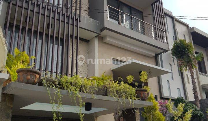 Rumah Cluster 3 Lantai Di Kawasan Premium Perumahan Renon Bali 1