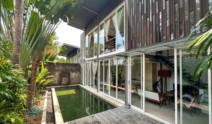 Beautiful 3 Bedrooms Villa For Rent Yearly At Kerobokan Bali 2