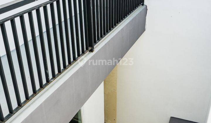 Rumah Tinggal 2 Lt Furnished Denpasar Barat Dekat Kerobokan Bali 2