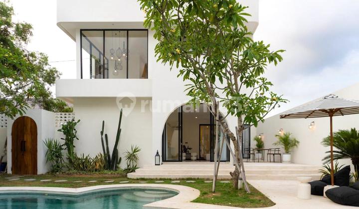 LUXURY 4BR VILLA WITH MODERN MEDITERRANEAN STYLE IN PERERENAN BEACH CANGGU BALI