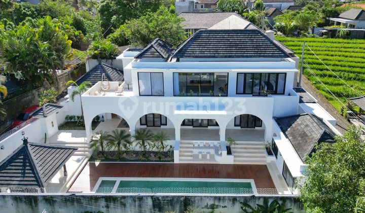 Brand New Modern Luxury 4 Bedrooms Villa At Berawa Canggu Bali
