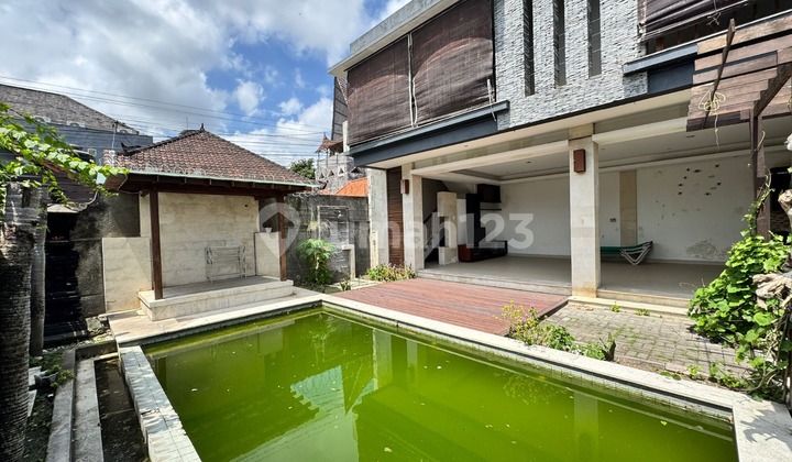 Villa di Jalan Utama Lokasi Premium Berawa Canggu Dekat Echo Beach Bali