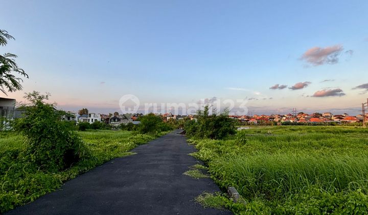 TANAH SIAP BANGUN BERLOKASI DI KAWASAN STRATEGIS DEKAT KEROBOKAN, COCOK DIBANGUN VILLA ATUPIN RUMAH TINGGAL