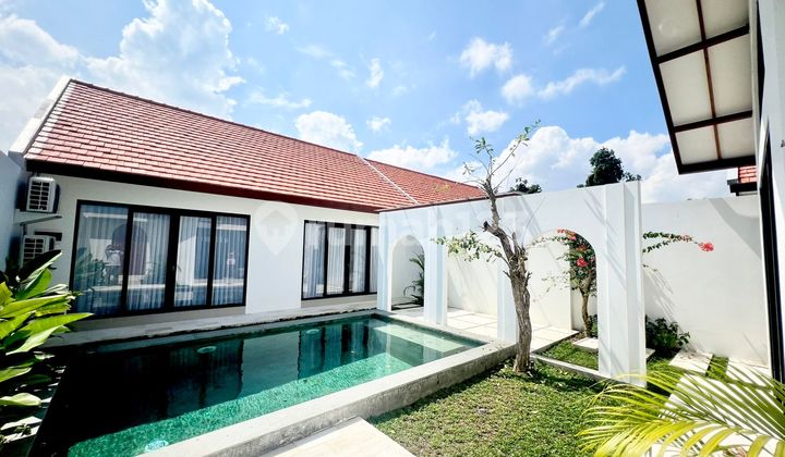 LEASEHOLD 22 YEARS BRAND NEW VILLA WITH MODERN STYLE NEAR SESEH BEACH CANGGU PERERENAN BALI