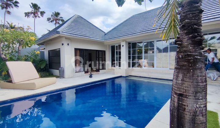 LEASEHOLD 22 YEARS STYLISH 2BR VILLA WITH GARDEN IN SEMINYAK BALI
