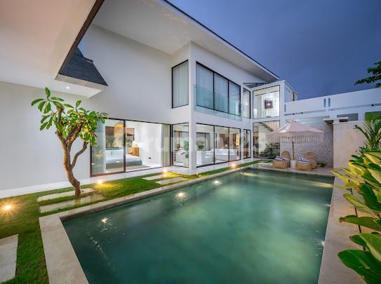 Leasehold 30 Years Modern Luxury Villa 4Br In Premium Area Of Seminyak Bali
