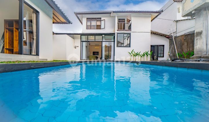 Villa 3BR with Modern Style Located in Kerobokan Near Umalas and Canggu, Bali