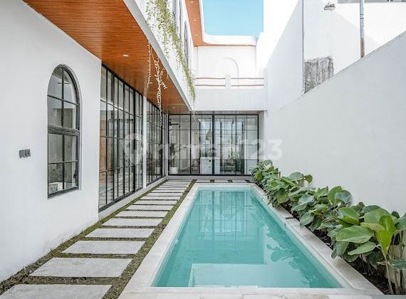 DROP PRICE AUGUST ONLY!! BRAND NEW MEDITERRANEAN 3BR VILLA LOCATED AT CEPAKA NEAR PERERENAN BALI