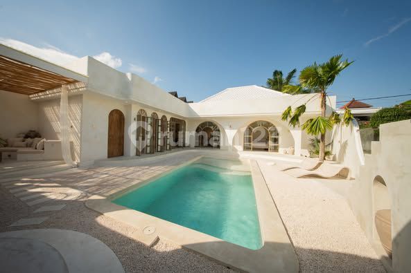 LEASEHOLD 5,5YEARS MEDITERRANEAN MIX MOROCCAN ELEGANCE VILLA IN CENTRAL UMALAS BALI LEASEHOLD 5,5YEARS MEDITERRANEAN MIX MOROCCAN ELEGANCE VILLA IN CENTRAL UMALAS BALI
