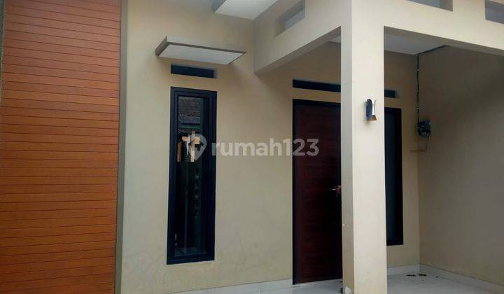 Rumah 1 Lantai SHM, Minimalis Modern Ada di Perum Villa Pamulang, 3