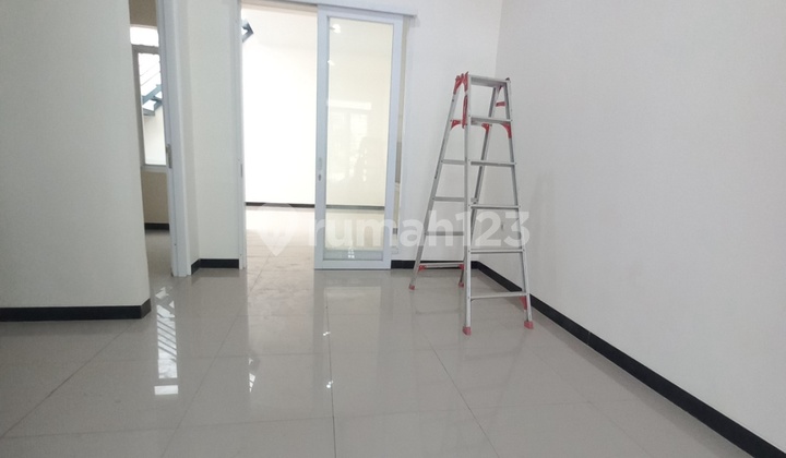 Disewakan Rumah SPRINGVILLE Taman Kopo Indah 5   2