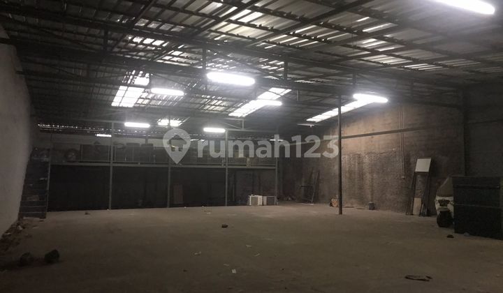 Disewakan Gudang, 1 Lantai, di Soekarno Hatta,